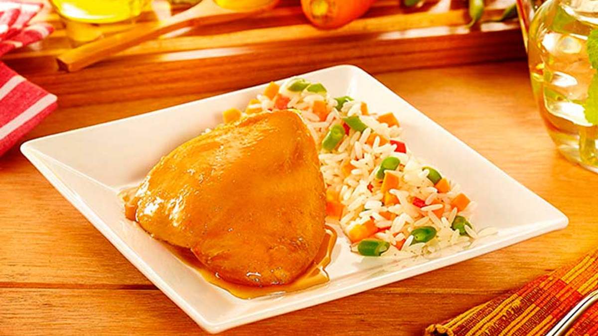 Sobrecoxa de Frango Assada e Arroz à Grega