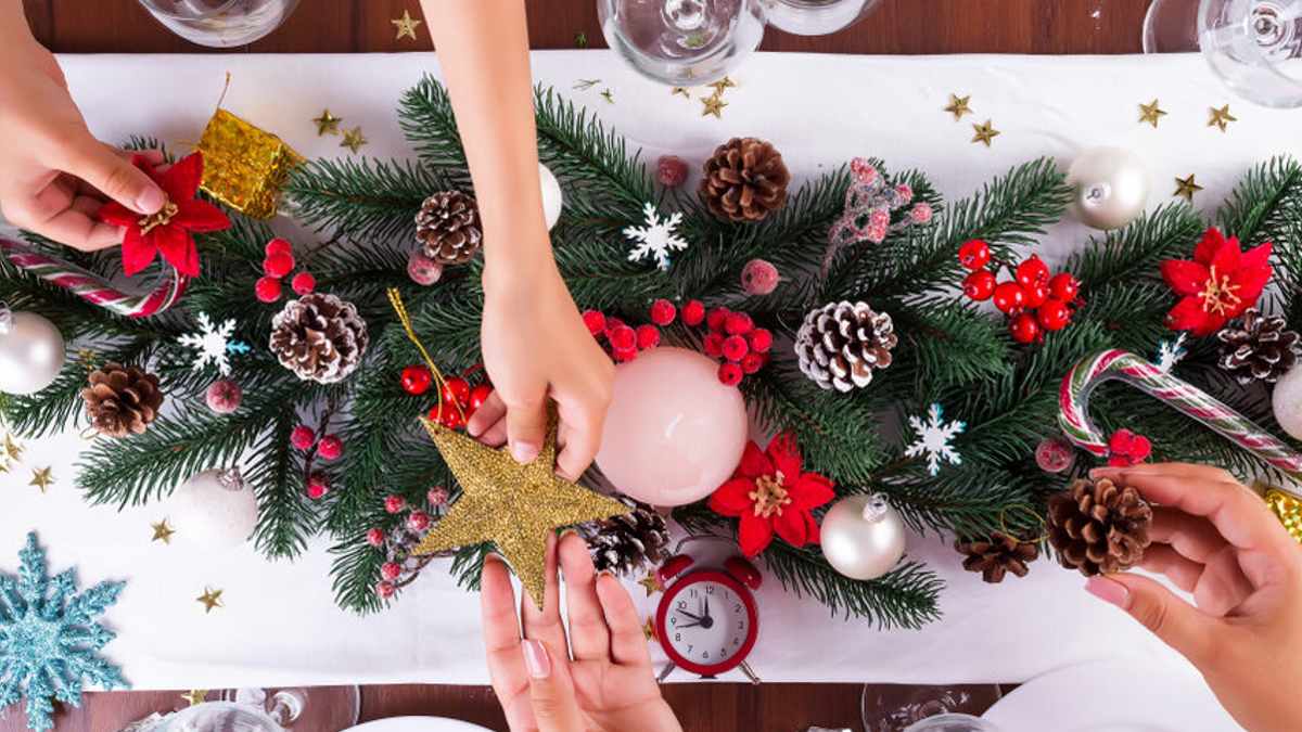 Conjunto De Árvore De Natal Pequena Reunida Para Uso