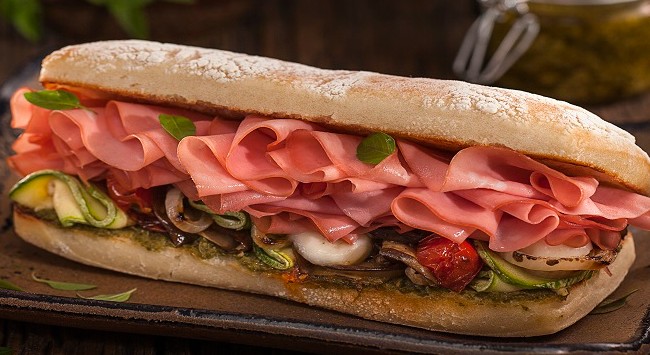 Eu quiro uma sanduíche do murdadela”