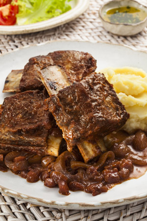 Costela com molho agridoce e purê de batata
