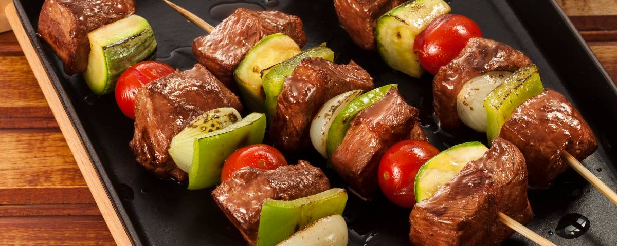 15 receitas de espetinhos para churrasco deliciosas - Minha Receita