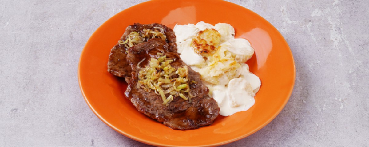 Bifes de Coração da Paleta com Alho Poró e Gratin de Batatas