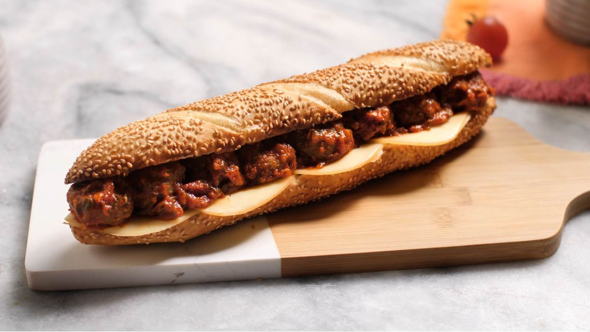 Sanduíche de Almôndega com Pasta de Alho