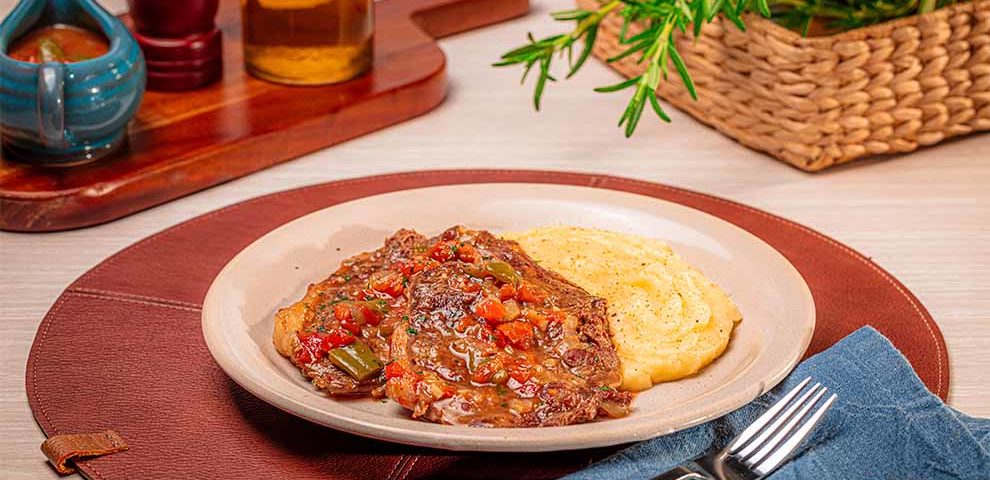 Como fritar um bife perfeito sem sujeira no fogão?