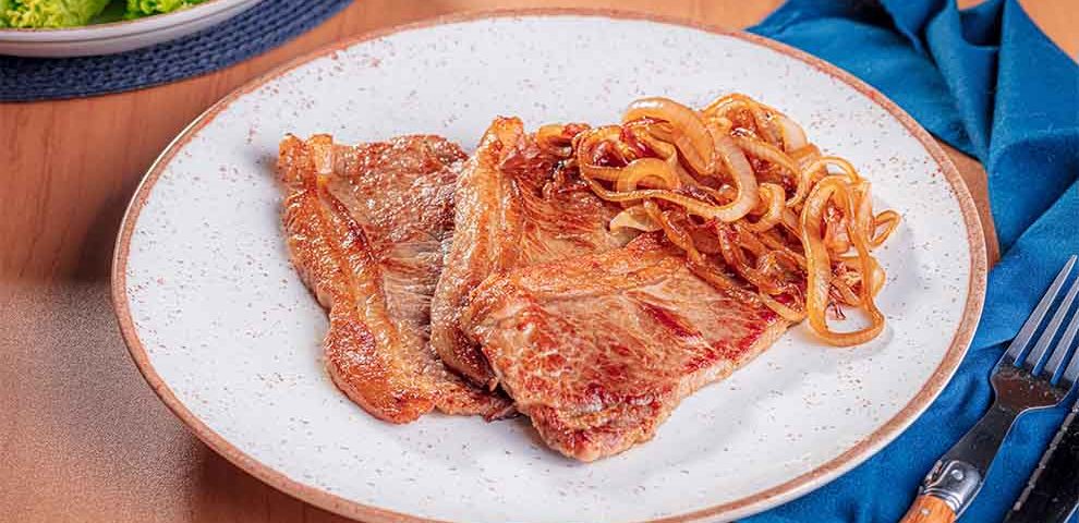 Como temperar bife? Dicas e receitas para nunca mais errar