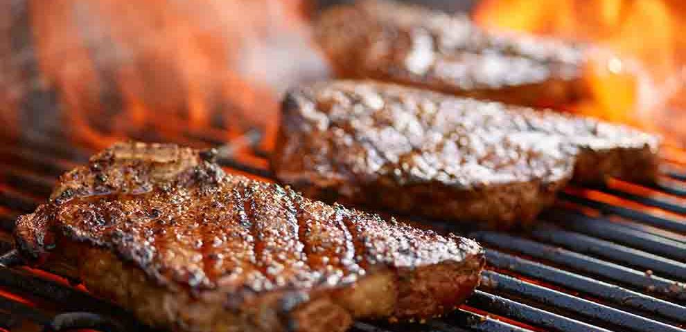 Veja como fazer churrasco na grelha argentina e vantagens